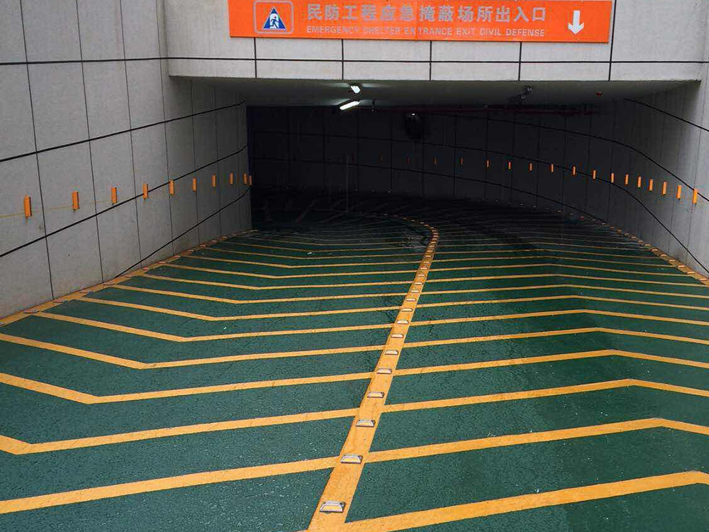 无振动止滑坡道