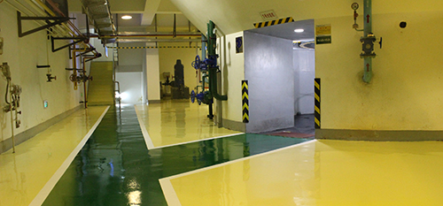 环氧地坪刺鼻味道产生原因_上海防静电自流平地坪厂